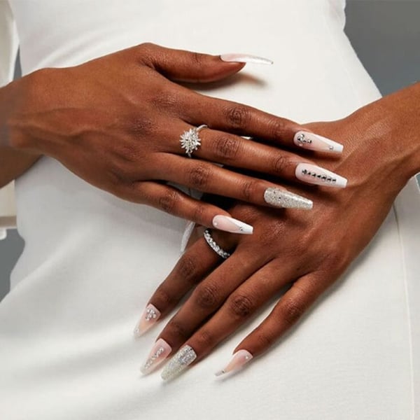 Falska naglar i gel - Premium eleganta naglar