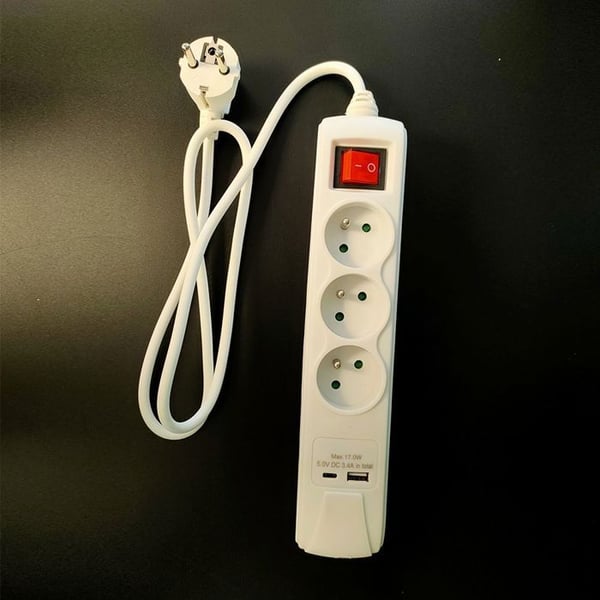 Stikdåse - BOXELEC - 3500W - 3 Klassiske Stik - 2 USB-porte - Kabel 1M