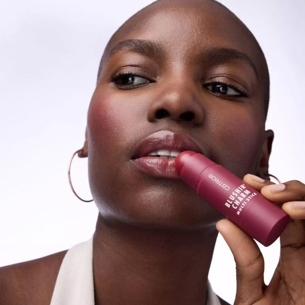 Blush i stickform - Blushin' Charm Multi Stick - 30 Ruby Darling - 5,5 g - Långvarig fuktgivande