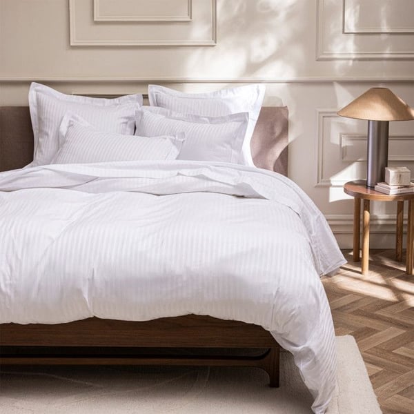 Drap Plat "Prestige" 100% Slinky Kammad med fina ränder / 120 trådar /cm² Ren Bomull - - 270 x 300 cm för King size säng Drap Plat "Prestige" 100% Slinky Kammad med fina ränder / 120 trådar /cm² Ren Bomull - - 270 x 300 cm för King size säng