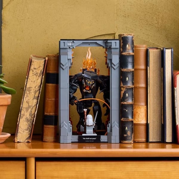 LEGO Icons Sagan om Ringen: Balrog Bokhylla - Byggset - DIY Hylldekoration - Minifigur av Gandalf