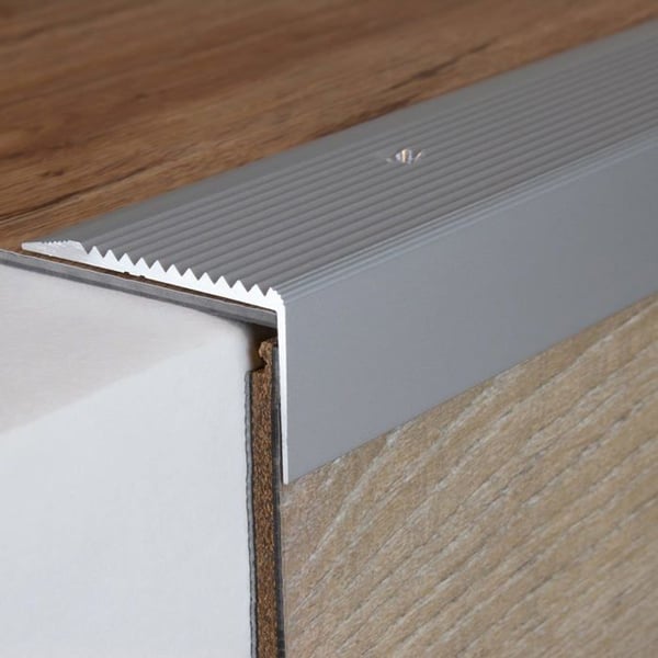 PROVISTON Aluminium anodiserad Silver trappsteg l 50 mm H 28 mm L 2700 mm Genomborrad