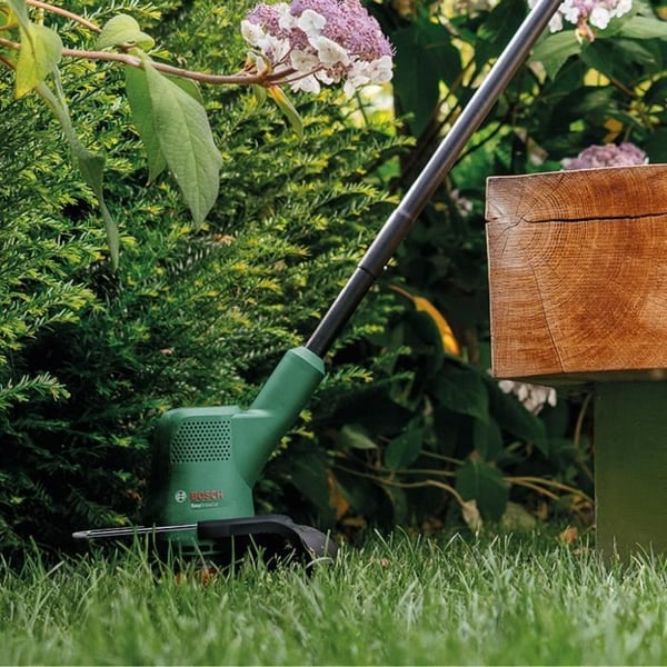 Grästrimmer 18V Bosch - EasyGrassCut 18V-26 (26 cm klippdiameter, utan batteri)
