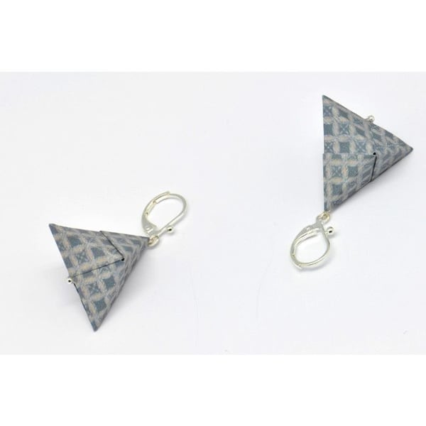 Cocotten - Örhängen i origami-papper Triangel Gråblå