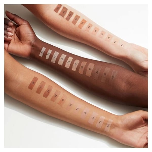 X-Ceptional Wear Foundation Long Lasting Makeup 19 Chestnut 35ml