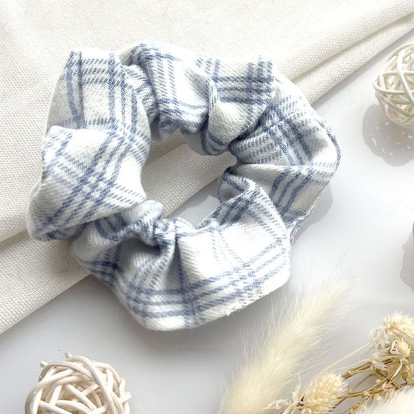Chouchou Klassisk - AVIZAR - Rutig Flanell - Vit - Mjuk Tyg - Trendig Accessoar
