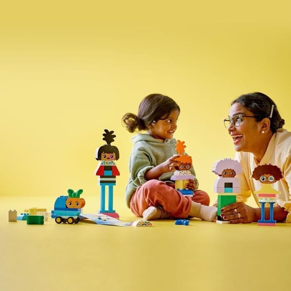 LEGO® 10423 DUPLO My Town-karaktärer att bygga med olika känslor, leksak med 71 klossar med 5 karaktärer