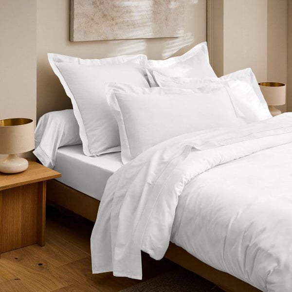 Drap Housse "Prestige" 100% Satin av kammad bomull 120 trådar/cm² Ren bomull - Prestige Optisk Vit - 160 x 200 cm med 30 cm gummiband