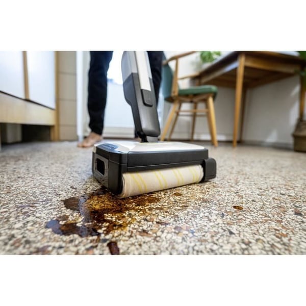 KARCHER FC 2-4 - Gulvrens - Opsamler tørt og vådt snavs i en enkelt passage - Parkeringsposition