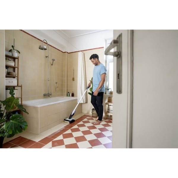 KARCHER FC 2-4 - Gulvrens - Opsamler tørt og vådt snavs i en enkelt passage - Parkeringsposition