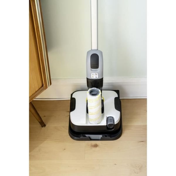 KARCHER FC 2-4 - Gulvrens - Opsamler tørt og vådt snavs i en enkelt passage - Parkeringsposition