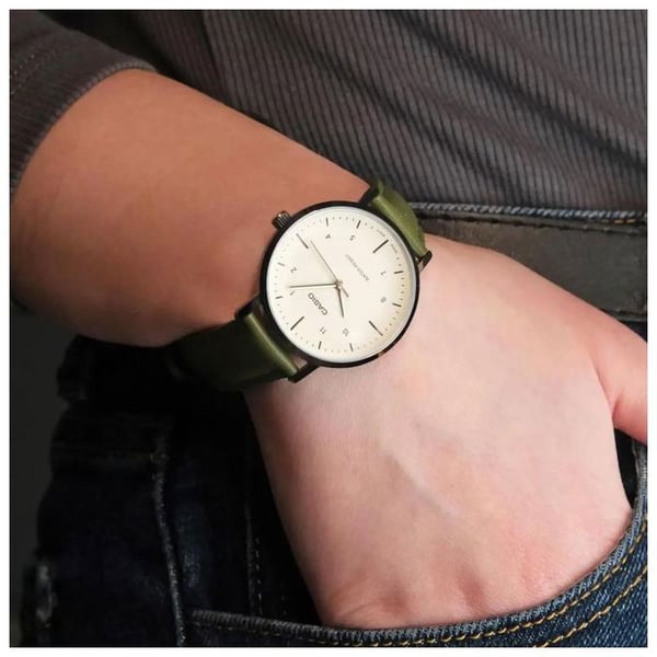 Klocka - CASIO - LTP-VT03L-3B - Grön läder - Vattentålig 100m - Diameter 34mm