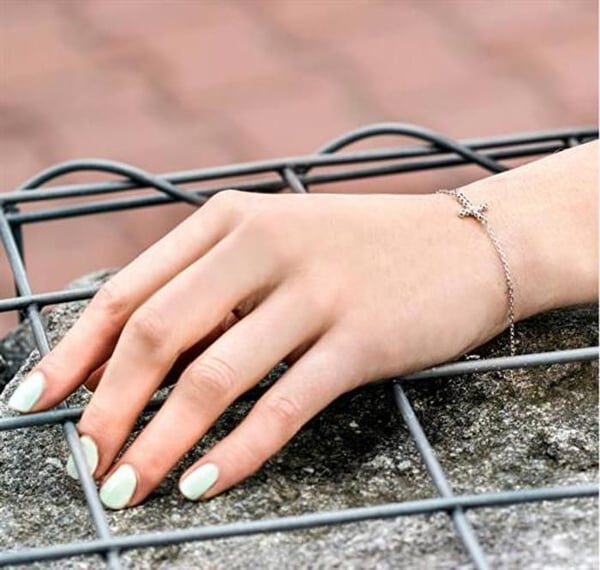 Armband - BENETO - AGB580/21 - Rhodinerad silver - Korspendel - Glittrande kristall Armband - BENETO - AGB580/21 - Rhodinerad silver - Korspendel - Glittrande kristall