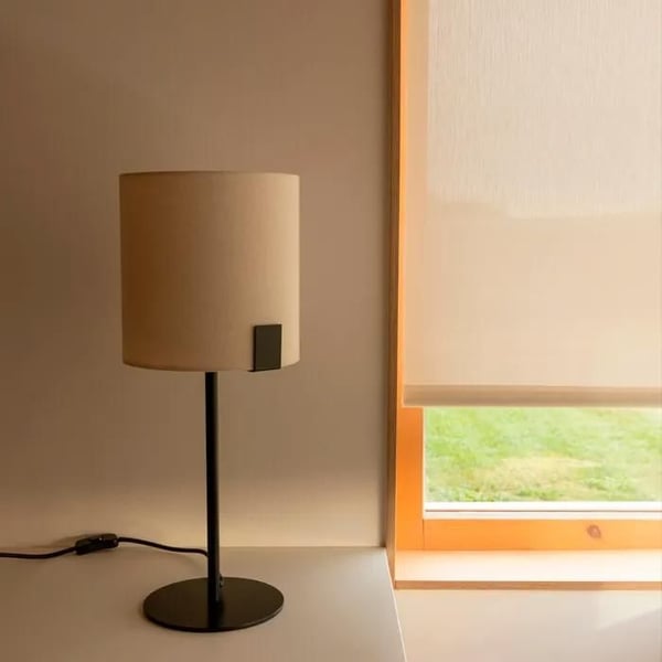 Bordlampe - Faro - NILA - Rund mat sort skærm - Stål og tekstil - IP20