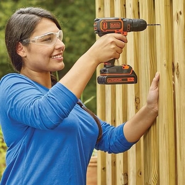 Sladdlös borrmaskin - Black+Decker - 18V - 1 1,5Ah batteri - Kompakt och lätt