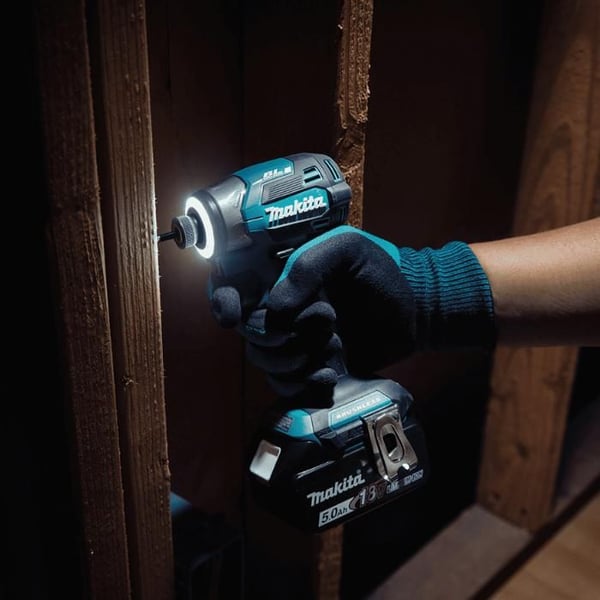 18V 180Nm iskuporakone (2x5.0 Ah) - MAKITA DTD173RTJ