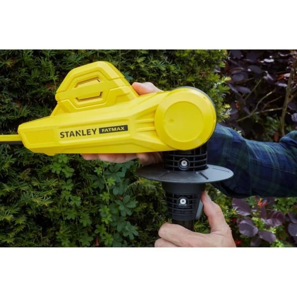 Langaton teleskooppihäkkurikeräin + 4Ah akku + laturi - Stanley Fatmax - SFMCPH845M1-QW - 18V - Terä 45cm - Jopa 3,4m