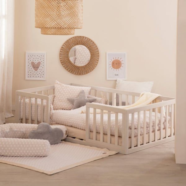 Säng Bébé Montessori på Golvet - ROBA - Med Ribbotten 70 x 140 cm och Inbyggd Fallskydd - Beige
