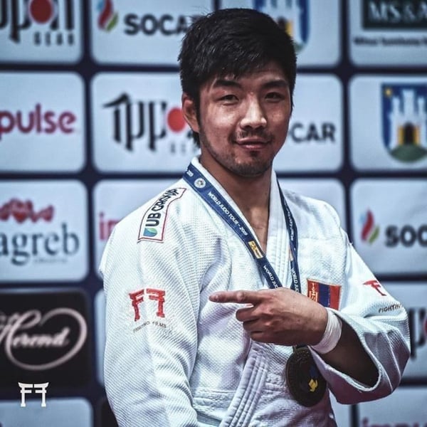 Kimono de Judo - Fighting Films - Superstar 750 Gr - IJF-hyväksytty - Valkoinen - Koko 155cm