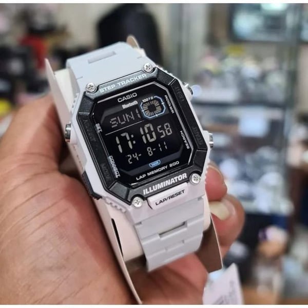Digital klocka - Casio - WS-B1000-8BV - Bluetooth - Vattentålighet 100m - Stegräknare