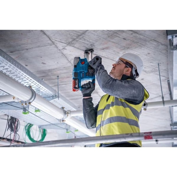 Bosch Professional GBH 18V-22 SDS-Plus-slagsvaterpistol trådlös 18 V 4 Ah Li-Ion + 2 batterier, + laddare, + väska