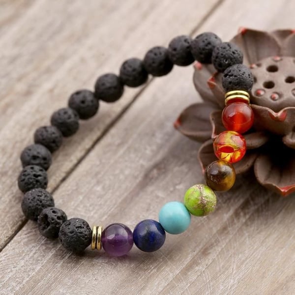 Män kvinnor armband naturlig lavasten färgglada pärlor 7 chakra charm armband Guld