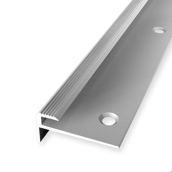Nez på steg 13 x 30 x 2500 mm Aluminium ribbad hörnprofil Küberit Silver