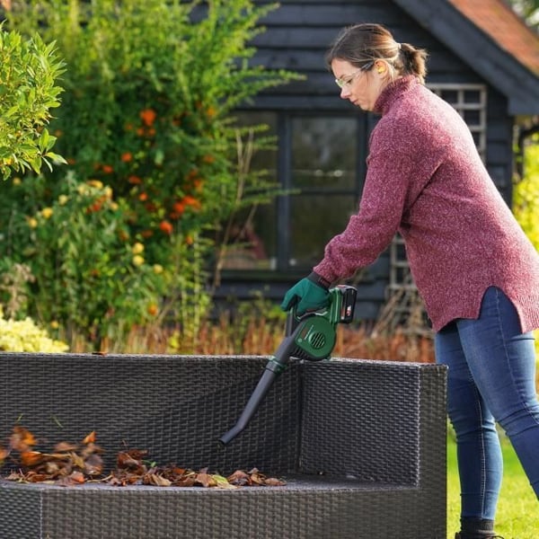 Bosch sladdlös lövblåsare - UniversalLeafBlower 18V-130 - 06008A0600