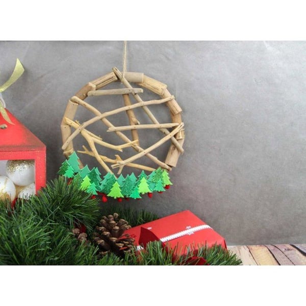 Dekokrona - MEGACREA DIY - 25 cm - Flytande trä - Julstämning - DIY-skapelser