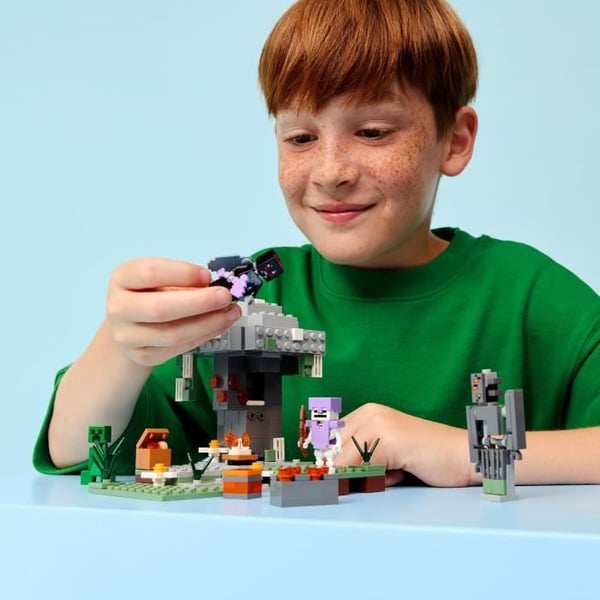 LEGO Minecraft 21586 Den Bleka Trädgården - Byggset för Kille eller Tjej från 7 år