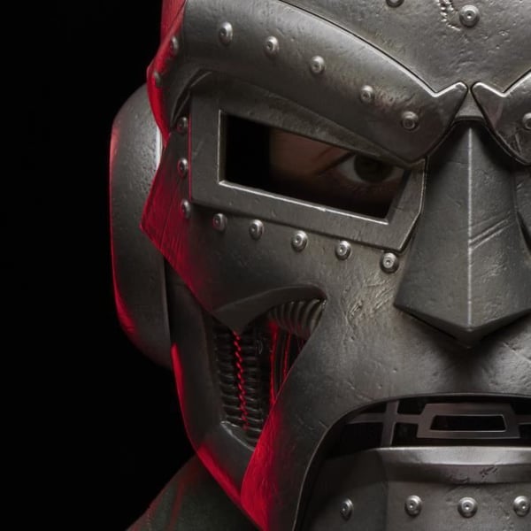Premium hjälm av Doctor Doom, cosplayartikel, för vuxna, Marvel Legends Series, Från 14 år