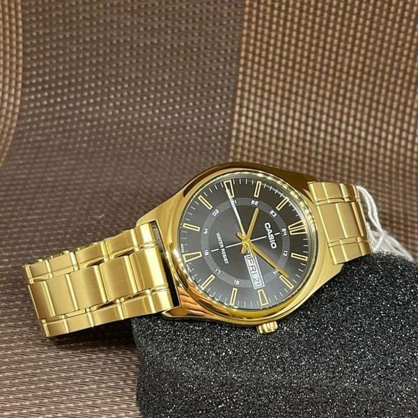 Ur - CASIO - MTP-V006G-1C - Sort urskive - Diameter 38 mm - Vandmodstand 3 ATM