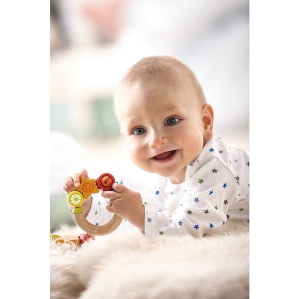 Haba rattle star junior 9,5 x 9 cm trä