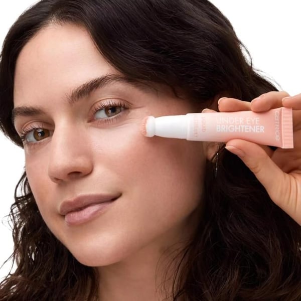 Anticerne - Under Eye Brightener Liquid - 010 Ljus Ros - 10 ml - Svampapplikator, ljus finish