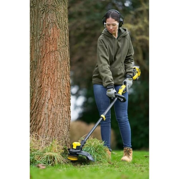Græstrimmer - STANLEY - V20 SFMCSTB933B-XJ - 33 cm - Børsteløs - Uden batteri eller oplader