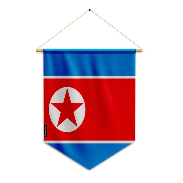 Fanion – Nordkoreas flagga – 30 x 45 cm – Polyester – Att hänga – Pixelforma
