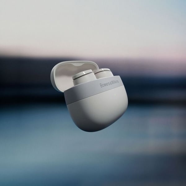 Trådlösa in-ear-hörlurar Bowers & Wilkins Pi6 Bluetooth med aktiv brusreducering i molngrå.