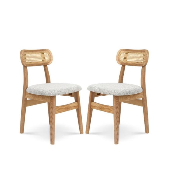 Set med 2 stolar i massiv trä, ryggstöd i flätat material och sits i grått melerat tyg