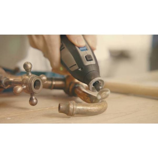 Dremel 8240-5 F0138240JA Langaton monitoimityökalu + akku, + laturi, + tarvikkeet 12 V 2.0 Ah Akkumäärä