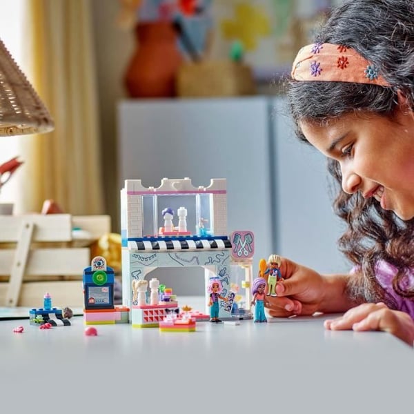 LEGO Friends 42662 Frisørsalon og tilbehørsbutik - Byggesæt