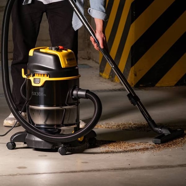 Vand- og Støvsuger på Vogn - Stanley - 50L Rustfrit Stål Tank - 1600W - Med Elektrisk Stik