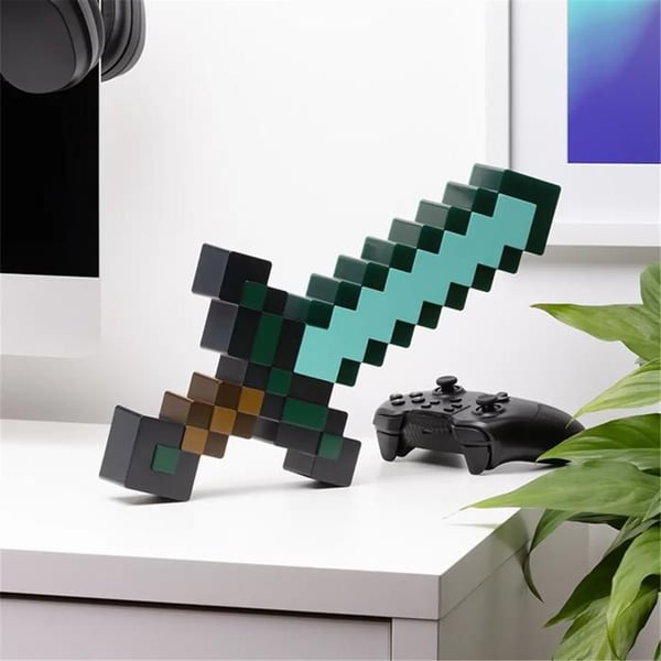 Diamond Sword Lamp Minecraft - Paladone - 3 dynamiske lysindstillinger - USB- eller batteridrift