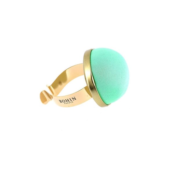 'BRACELET PELOTE VERT D'EAU' in Swedish is 'ARMBAND PELOTE VATTEN GRÖN'.