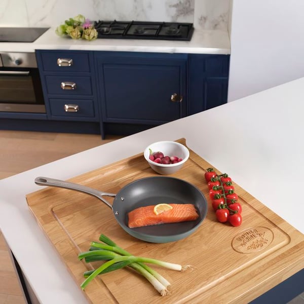 Non-stick stekpanna 24 cm i smidd aluminium - Laura Ashley - Salvia - Induktionskompatibel - av Pendeford