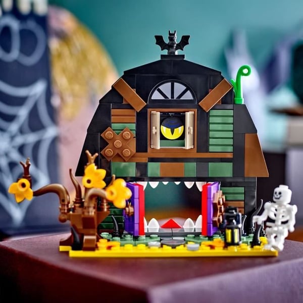 LEGO 40721 Halloweenladugården - Byggleksak för barn från 8 år - Skelett