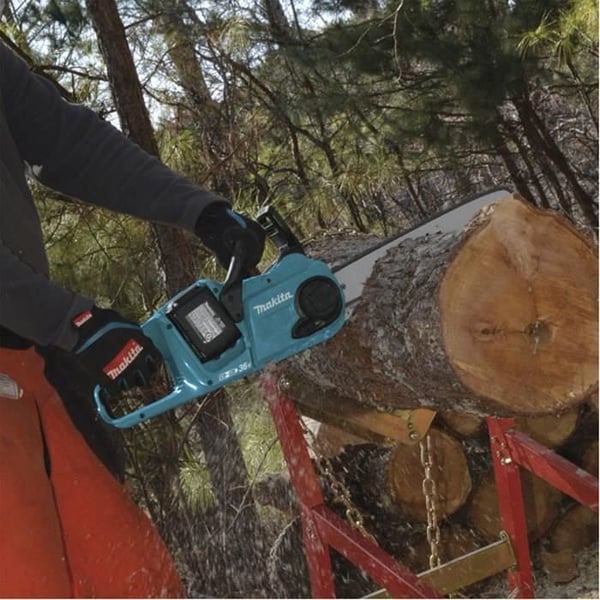 MAKITA DUC353Z Kedjesåg 36 V => 2 x 18 V Li-Ion 35 cm (Endast produkt)
