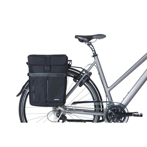 Vattentät cykelväska - Basil - 15 l - Svart - MIK Studs system - Avtagbar - Mjuk - 16x27x38 cm