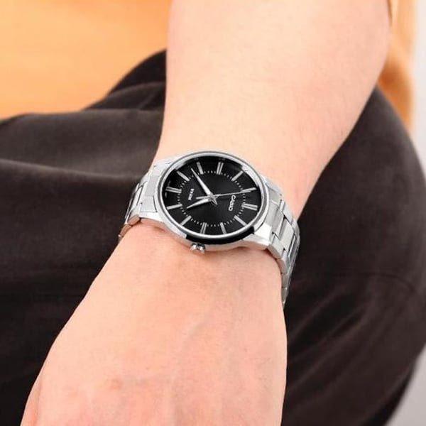 Klocka - CASIO - K klassisk - Svart urtavla - Rostfritt stål - Kvarts