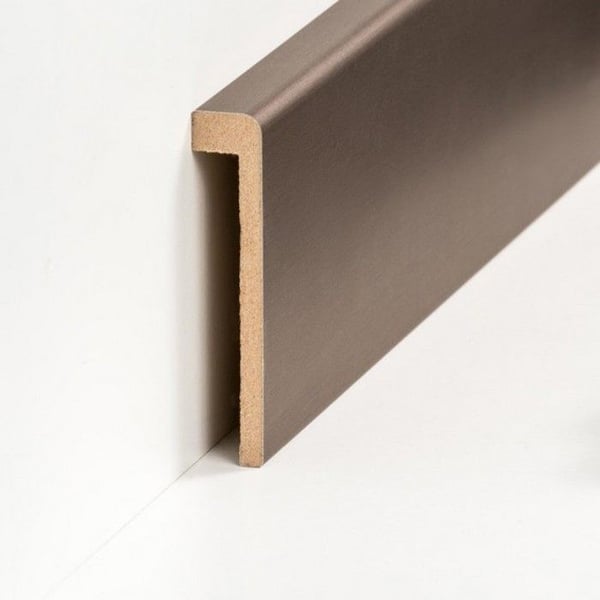 PROVISTON Sockel för kakel Upp till 85 mm hög 19 x 96 x 2500 mm Brunbelagd MDF-kärna p 62,5 meter | 25 stycken