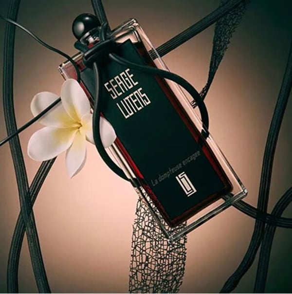 Eau de Parfum - SERGE LUTENS - Den inburade djurfångerskan - 100 ml - Blommig - 2021 Eau de Parfum - SERGE LUTENS - Den inburade djurfångerskan - 100 ml - Blommig - 2021